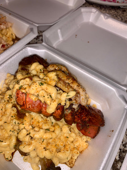 Lobster Mac & Cheese Turkey Leg